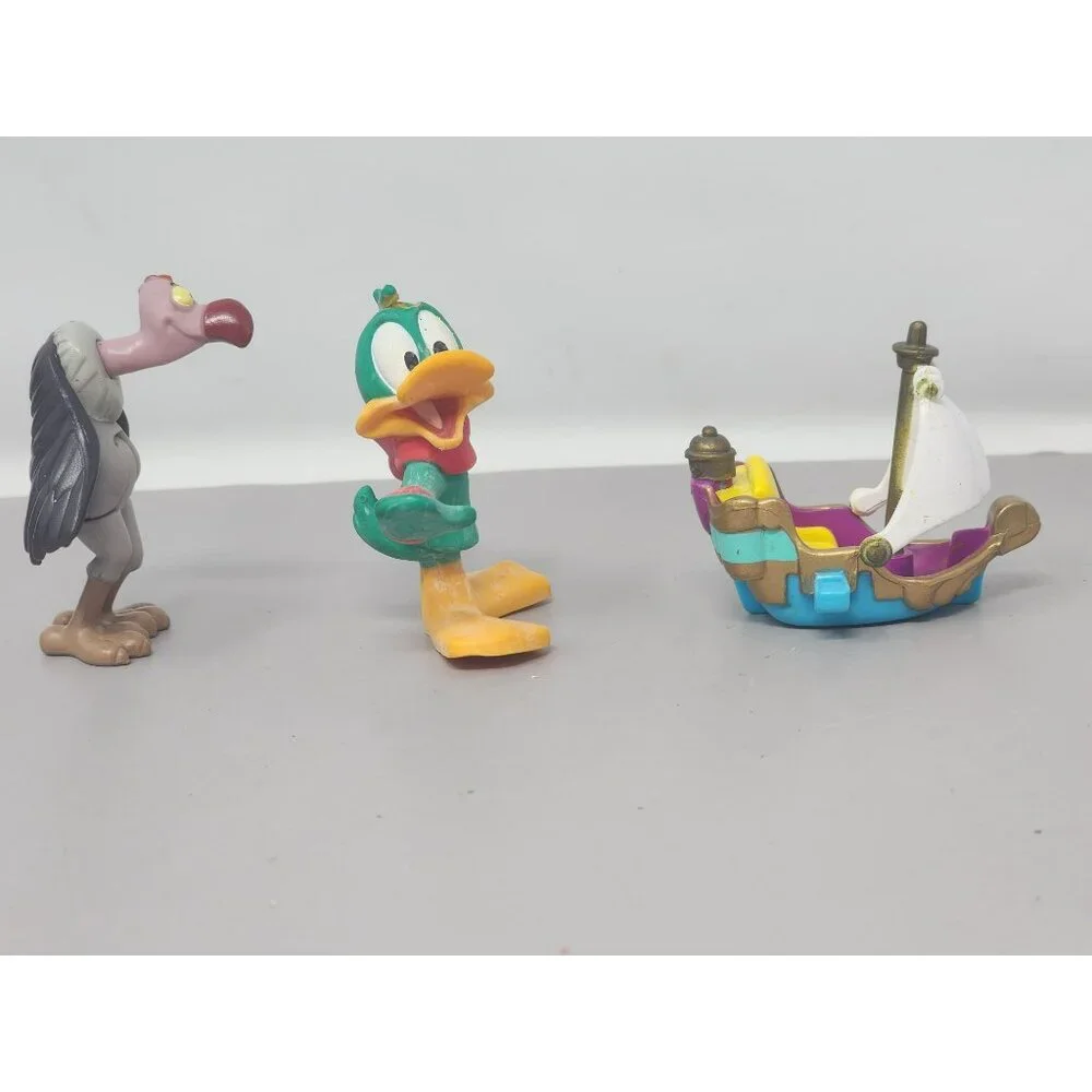 Vintage Warner Brothers/Disney/Unmarked Figures Featuring‎ Ship Duck & Vulture